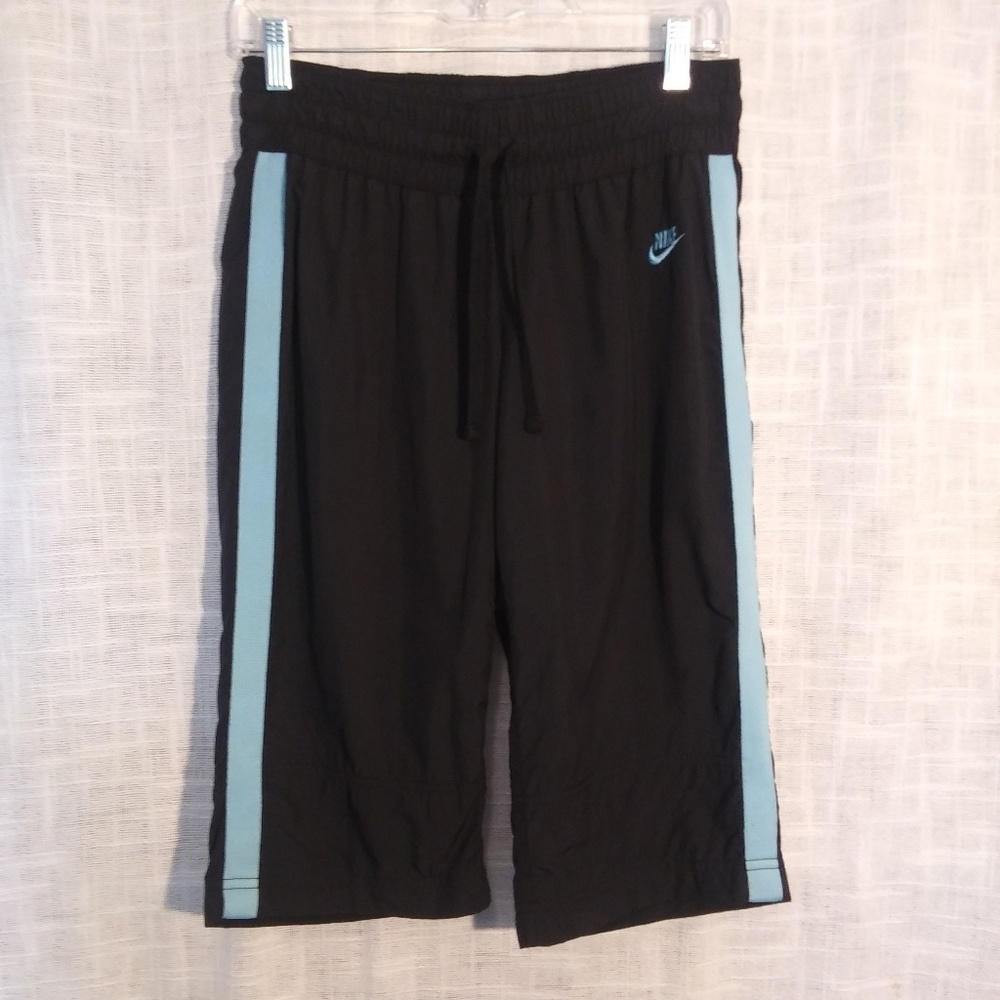 Nike Sportswear Capri Athletic Pants Sz Small